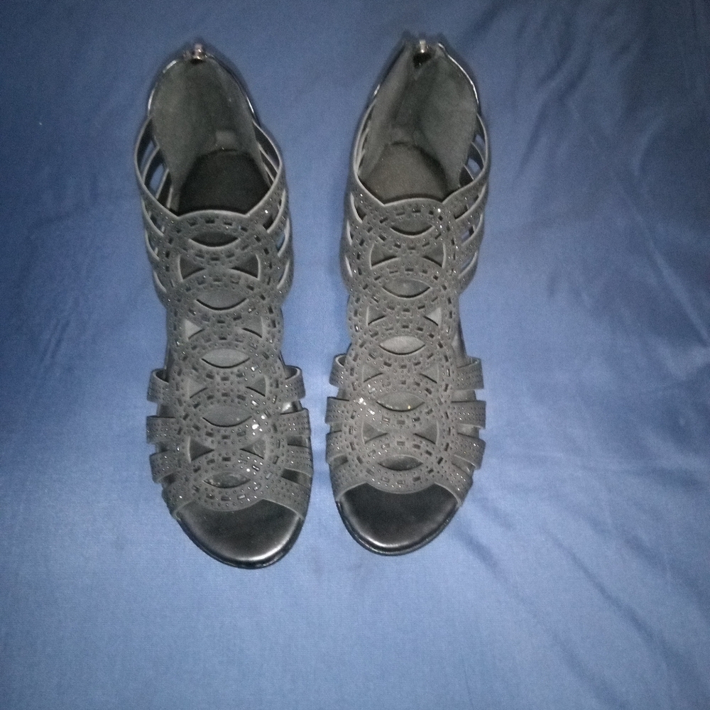 Women's and young girls sandals